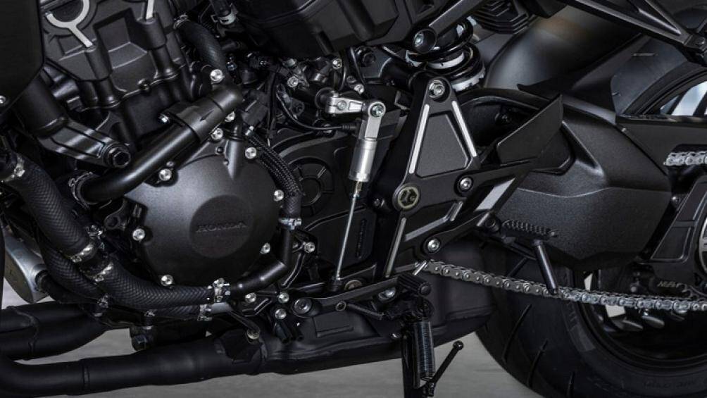 Những công nghệ nổi bật trên xe bao gồm: Hệ thống Throttle By Wire, hệ thống phanh động cơ, hệ thống kiểm soát lực kéo...