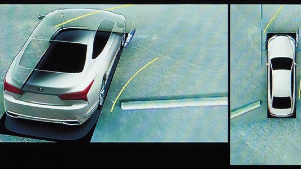 Các trang bị an toàn trên xe như hệ thống ổn định thân xe, kiểm soát lực kéo, hỗ trợ khởi hành ngang dốc, tránh va chạm sớm, 12 túi khí, camera 360 độ...