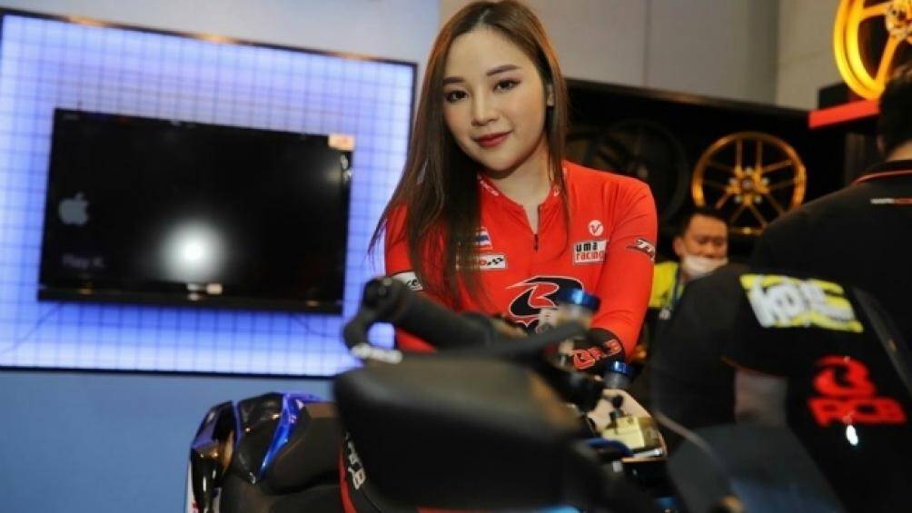 Nụ cười quyến rũ, đốn tim cánh mày râu