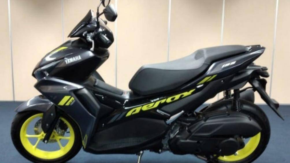 Vì thế trọng lượng của Yamaha Aerox 155 Connected giờ đây nặng 125 kg, nặng hơn so với NVX 155 tới 7 kg
