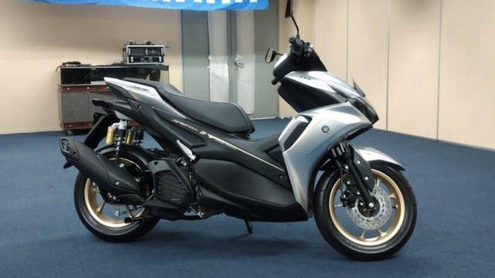 Đi kèm với đó là hệ thống phun xăng điện tử EFI, hộp số vô cấp và hệ thống truyền động dây đai V-belt đưa sức mạnh động cơ tới bánh sau xe