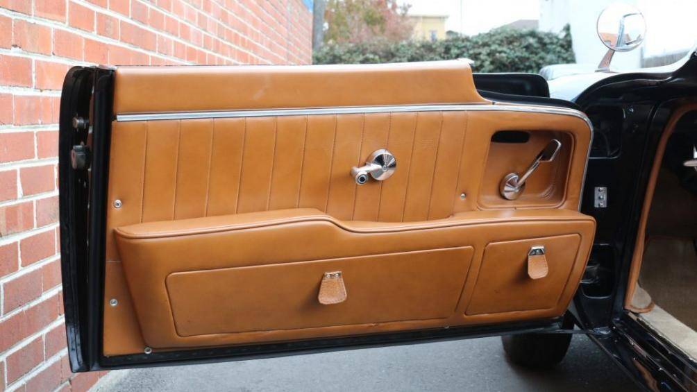 Chiếc xe mang số khung 70077 và mới chỉ vận hành trên quãng đường khoảng 14000 km kể từ khi xuất xưởng