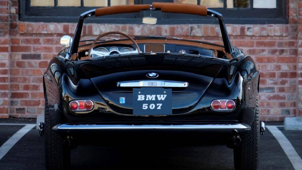 Chiếc BMW 507 màu đen tuyệt đẹp này thuộc thế hệ thứ 2 (Series II) và đã được bán tại Rome vào năm 1957