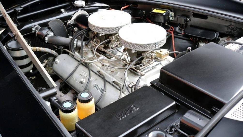 Có lẽ giá trị của chiếc xe này chính là bộ giấy tờ, tài liệu chứng minh nguồn gốc xuất xứ cũng như giá trị lịch sử