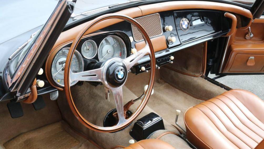 Khi được nhập khẩu vào Mỹ, chiếc xe cổ đầy hấp dẫn này đã từng được phục chế toàn diện