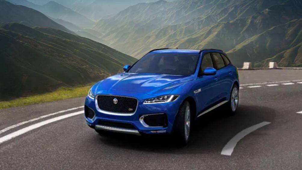 4. Jaguar F-Pace (giá khởi điểm: 45.200 USD)