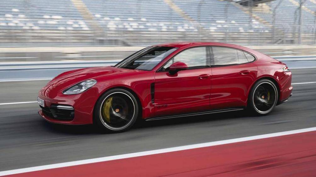 4. Porsche Panamera GTS