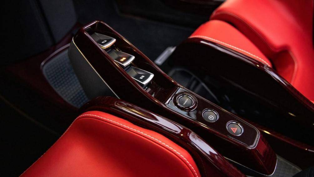 Với sức mạnh này, Mclaren Senna có khả năng tăng tốc 0 – 100 km/h trong 2,7 giây và đạt vận tốc tối đa 340 km/h