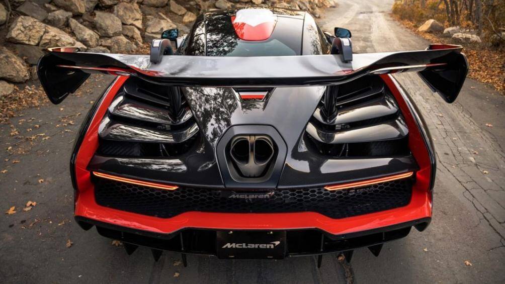 Ở ngoại thất, chiếc Senna XP Master sở hữu phần vỏ carbon cùng lớp sơn bóng cùng những chi tiết màu đỏ và trắng nổi bật để tôn vinh quốc kỳ Monaco