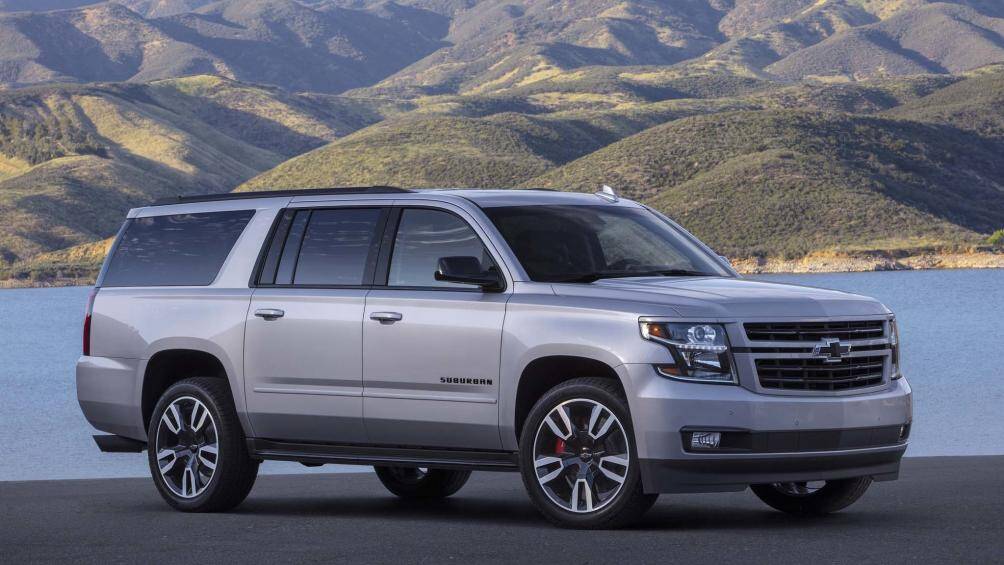 1. Chevrolet Suburban 2020 (sức chứa khoang hành lý khi gập 2 hàng ghế sau: 3.599 lít)