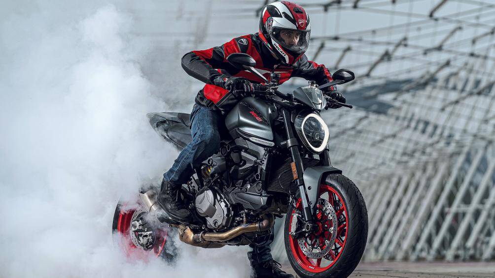 Mặt trước xe nhìn cơ bắp, thể thao hơn rất nhiều