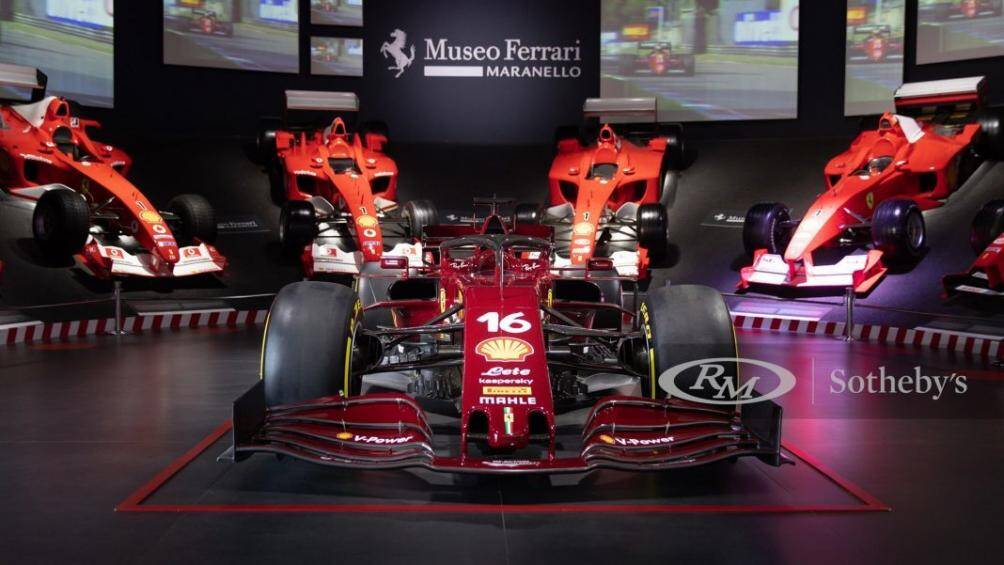 Tuy nhiên, vì để bảo mật công nghệ cũng như là xe để trưng bày nên động cơ, hệ thống phanh, hộp số và hệ thống điện đều được lược bỏ để dễ di chuyển hơn