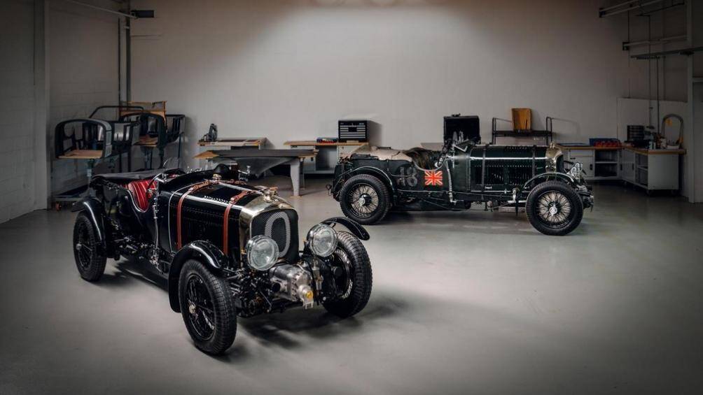 Cuối những năm 1920 và 1930, bốn chiếc Blowers ban đầu đã thi đấu trong một cuộc đua gồm 12 chiếc – đó là lý do cho con số 12 xe được tái sinh