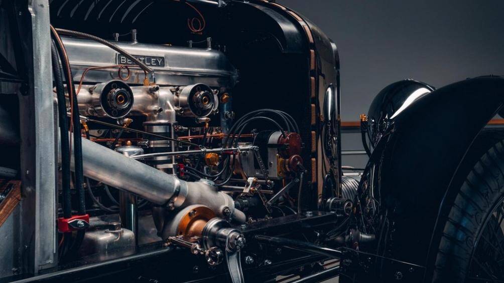 Trên thực tế, đối với mỗi chiếc xe, 1.846 bộ phận riêng lẻ đã phải được thiết kế lại trong không gian kỹ thuật số