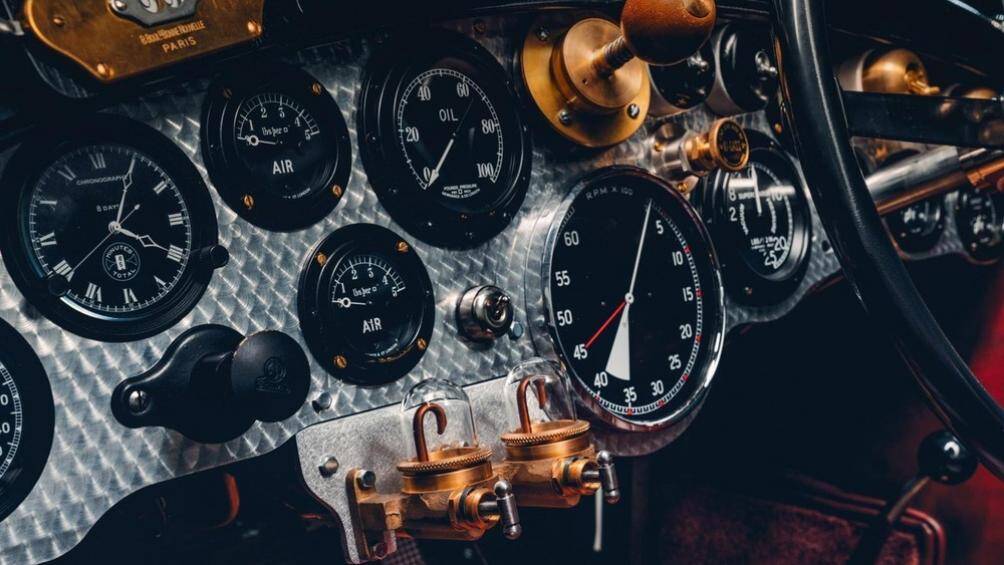 Bộ đánh lửa kép, hộp cacte bằng magiê và một bộ siêu nạp Amherst Villiers hoàn toàn mới