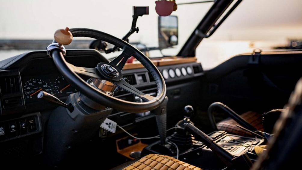 Chiếc xe sử dụng động cơ turbo diesel 2,5 lít 4D56 cùng trang bị bộ tăng áp TF035, bộ làm mát khí nạp 4M40