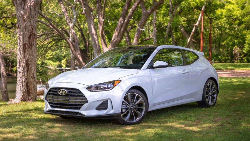 5. Hyundai Veloster 2021 (giá khởi điểm: 18.900 USD)