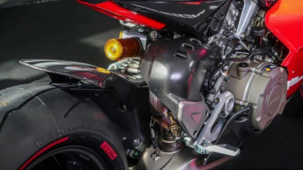 Thêm bộ phụ kiện Race Kit có thể đưa con số này lên tới 234 mã lực tại 15.500 vòng/phút