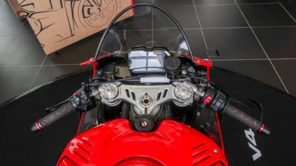 Superleggera V4 sẽ có 3 chế độ lái được lập trình riêng là Race A, Race B và Sport gồm hai bản đồ (map) cho vòng đua, một bản đồ đường phố