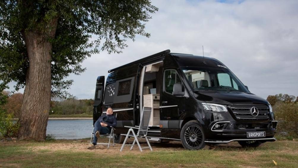 Mức giá xe Bravia Swan 699 được bán ra với mức từ 74.970 Euro (khoảng 2,1 tỷ đồng)