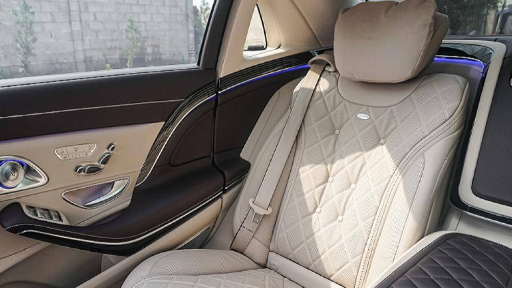 Nội thất xe sang trọng, đúng chất của hãng xe Đức