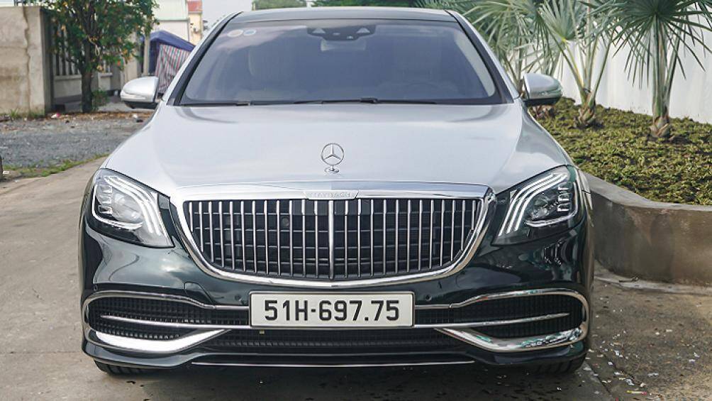 Số Mercedes-Benz tại Việt Nam sở hữu màu sơn ngọc lục bảo không nhiều và trên Maybach S560 4MATIC thì đây có lẽ đây là chiếc đầu tiên