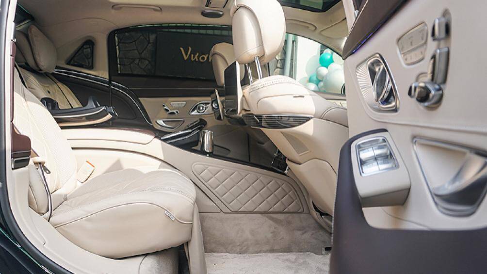 Nằm bên dưới nắp capo là khối động cơ V8 4.0L sản sinh công suất tối đa 469 mã lực tại vòng tua máy 5.250 – 5.500 vòng/phút