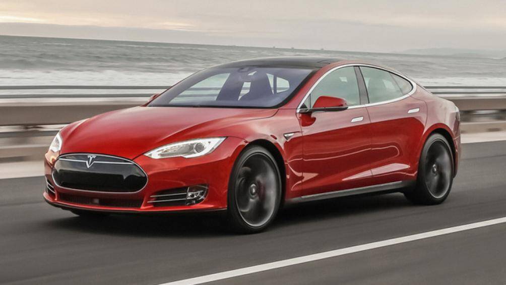 8. Tesla Model S 2020 (giá khởi điểm: 79.990 USD)