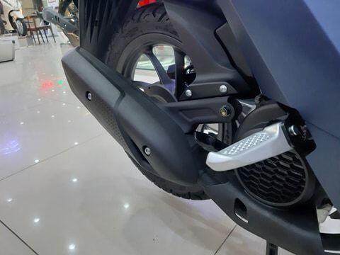 Xe trang bị động cơ thông minh với thiết kế nhỏ gọn, 110cc, 4 kỳ, xy-lanh đơn, làm mát bằng không khí và tích hợp những công nghệ tiên tiến: hệ thống phun xăng điện tử (PGM-FI),động cơ tích hợp bộ đề ACG, hệ thống ngắt động cơ tạm thời (Idling stop)