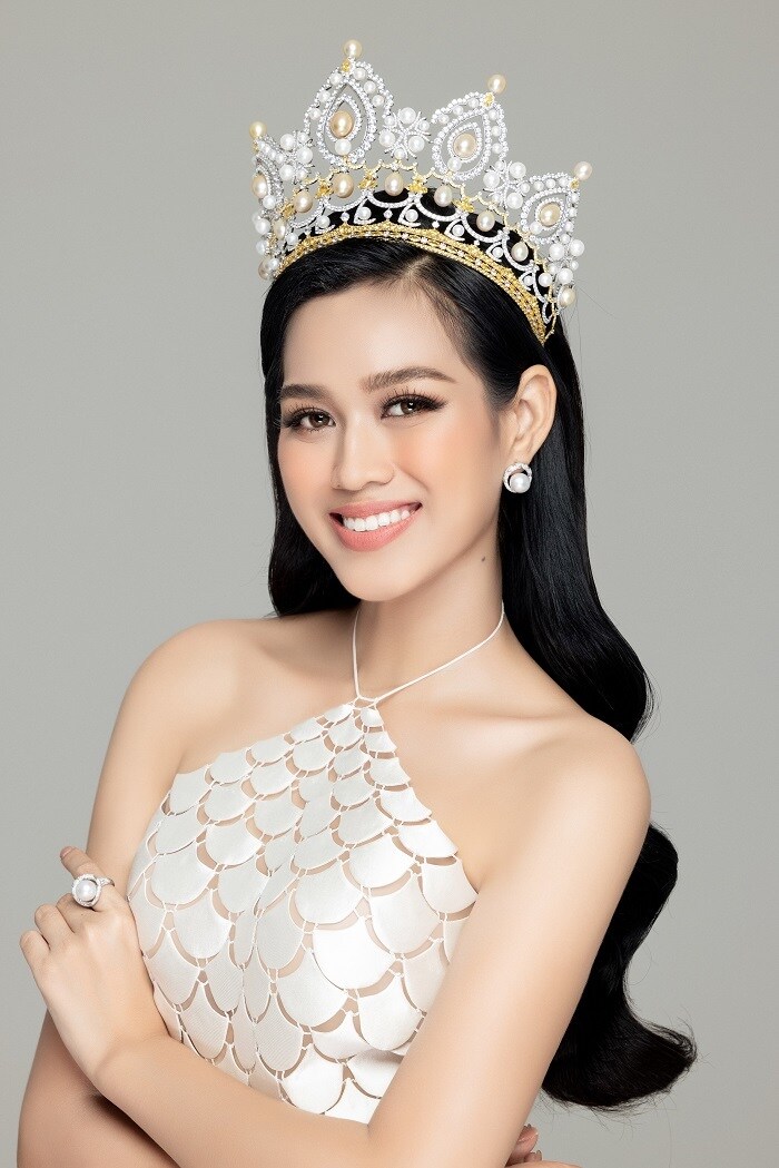 Cô chia sẻ: “Đối với Hà, việc đăng quang ở tuổi 19 và những kỳ vọng khán giả đặt lên mình, không phải là áp lực quá lớn cho bản thân. Hà sẽ cố gắng hoàn thành tốt trọng trách của mình cũng như lan toả thật nhiều giá trị nhân văn trong 2 năm nhiệm kỳ sắp tới”.