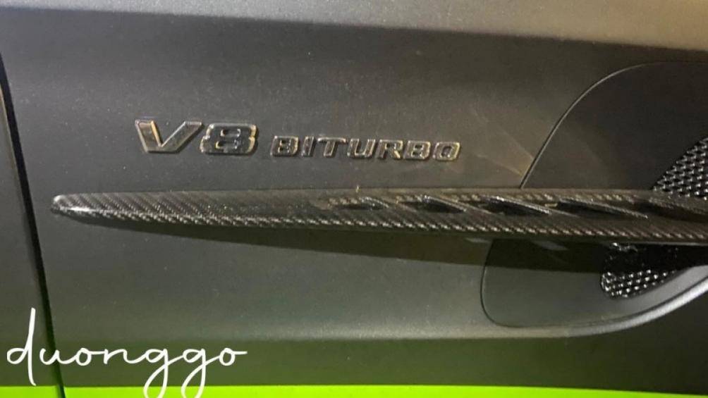 Điểm nhận biết rõ nhất của phiên bản đặc biệt này là những nâng cấp như mang cá bằng sợi carbon