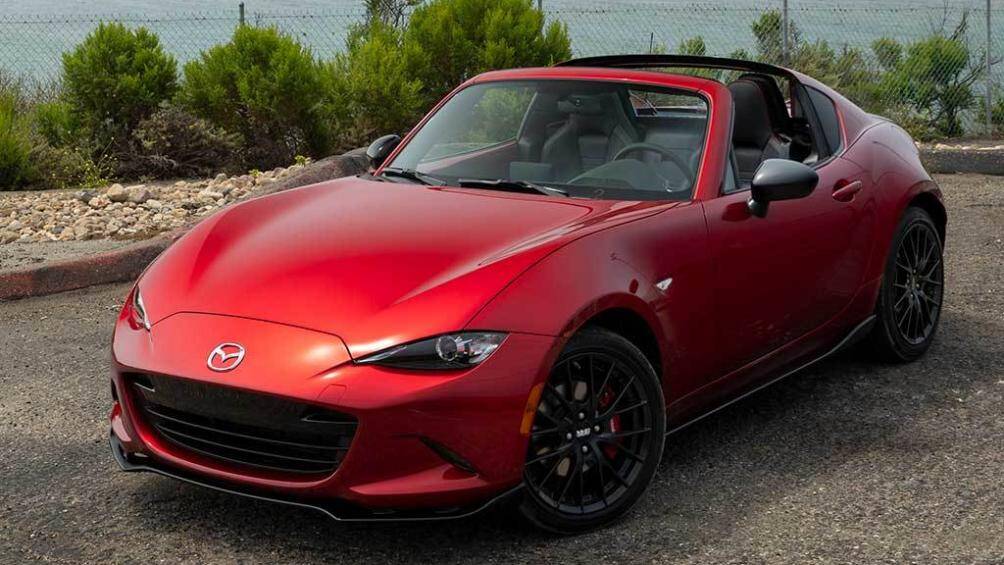 3. Mazda MX-5 Miata 2020 (giá khởi điểm: 26.580 USD, điểm tổng thể: 8,4/10)