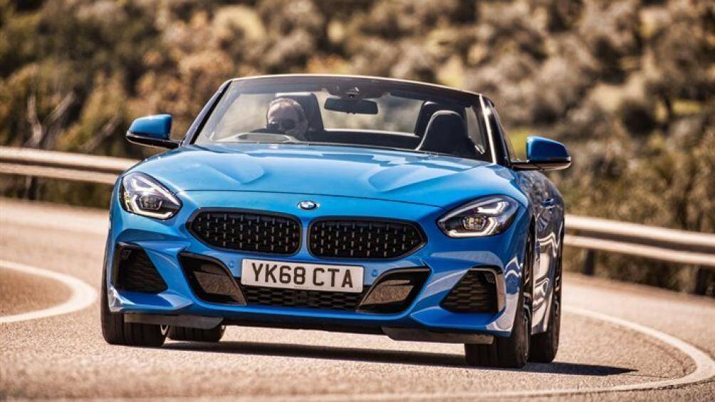 6. BMW Z4 2020 (giá khởi điểm: 49.700 USD, điểm tổng thể: 8/10)