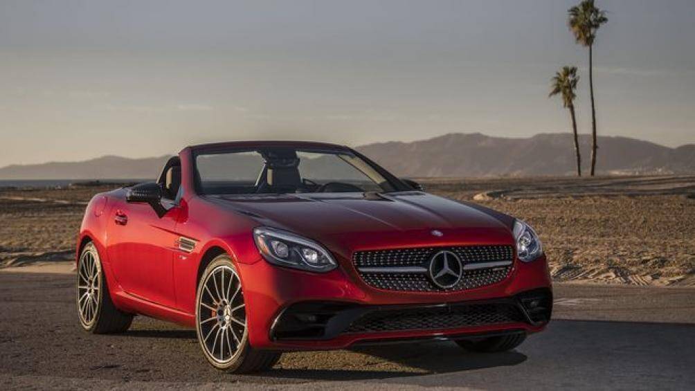 8. Mercedes-Benz SLC 2020 (giá khởi điểm: 49.950 USD, điểm tổng thể: 7,6/10)