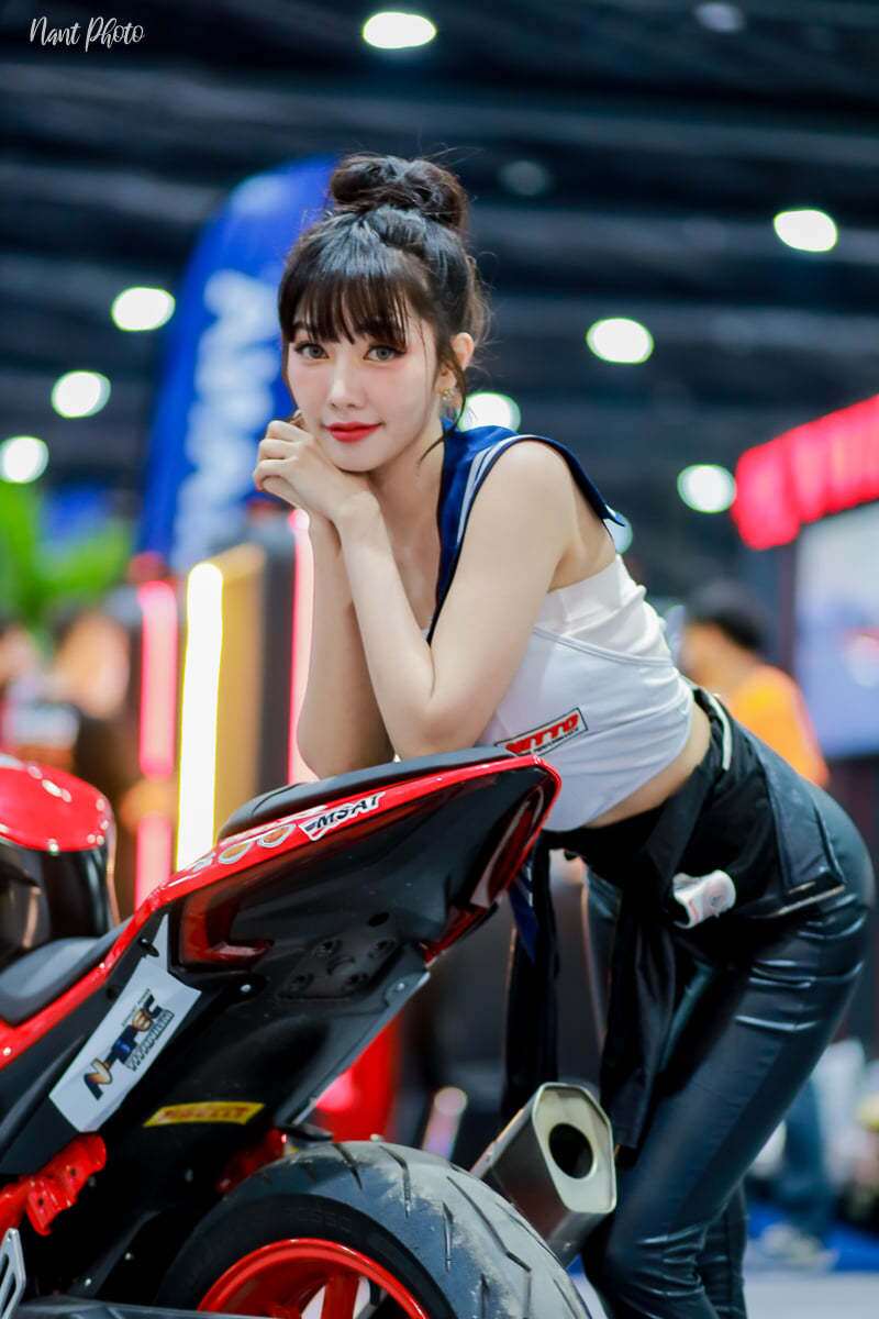 Nụ cười đốn tim cánh mày râu