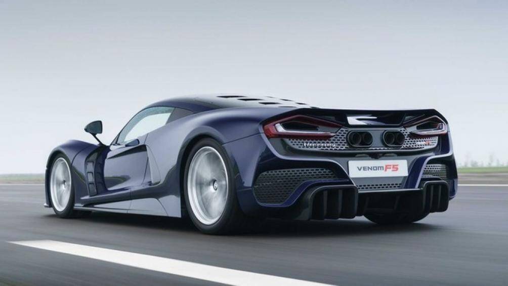 Siêu xe độc quyền này có khả năng đạt tốc độ tối đa 500 km/h và sẽ bán với giá 2,1 triệu USD (48,6 tỷ đồng). Xe sẽ bắt đầu giao đến tay khách hàng vào đầu năm tới