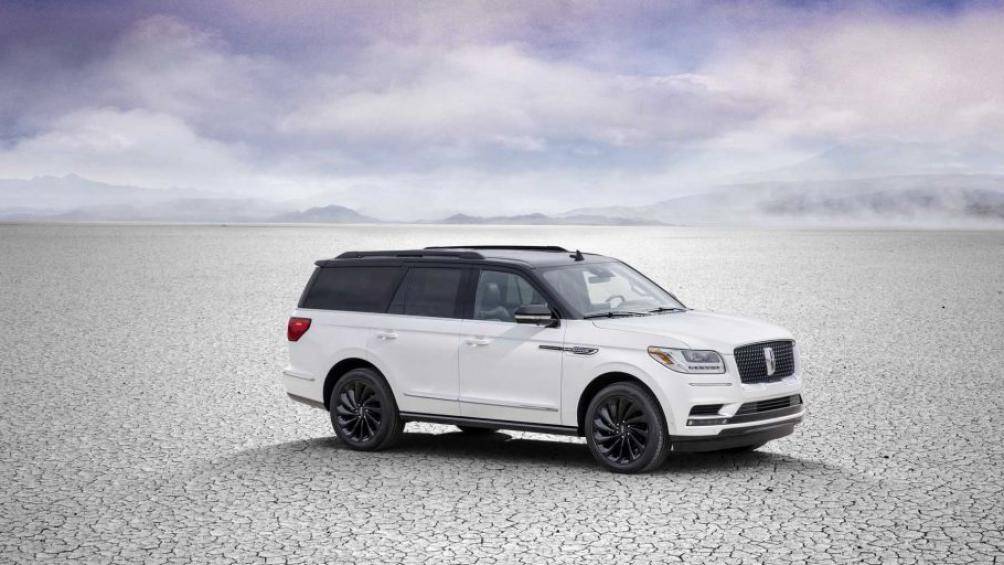 Lincoln Navigator 2020 sẽ có năm cấu hình khác nhau, gồm tiêu chuẩn (Standard), Reserve, Reserve trục dài, Black Label và Black Label trục dài