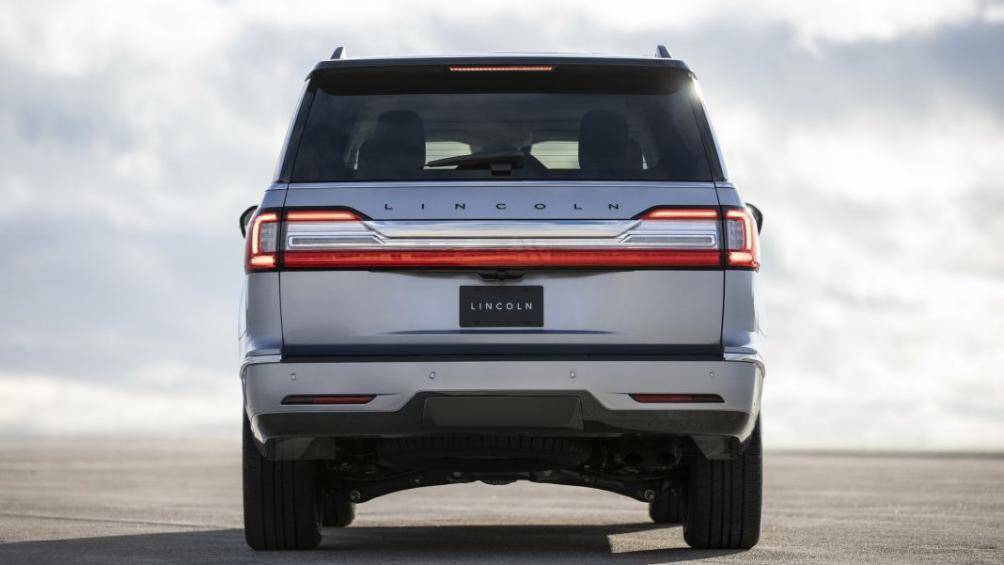 Xe có giá bán khởi điểm ở mức 76.185 USD