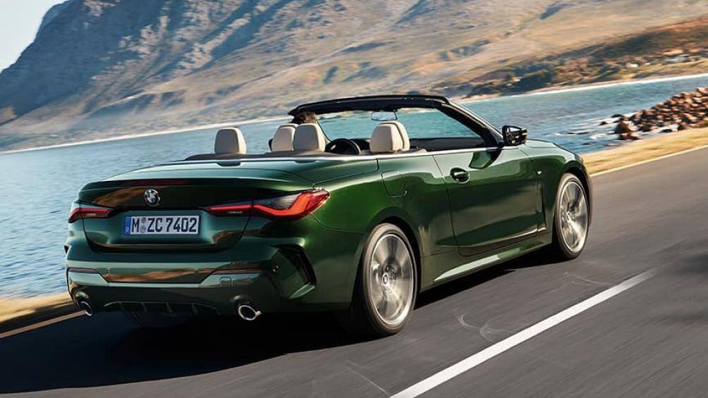 BMW 4-Series Convertible 2021 phiên bản cơ sở 420i được trang bị động cơ TwinPower Turbo 2.0 lít 4 xi-lanh sản sinh công suất 181 mã lực