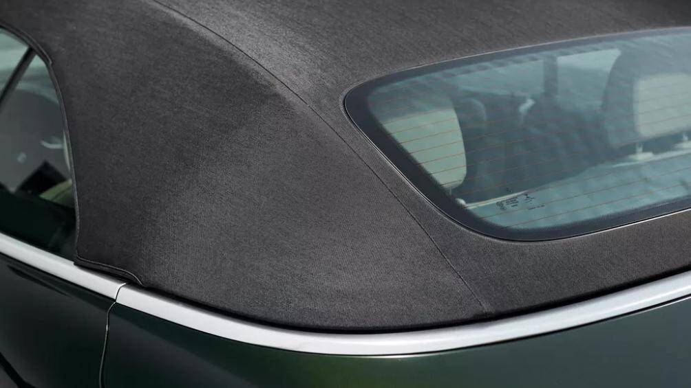 BMW 4-Series có các trang bị an toàn như 6 túi khí, cảnh báo lệch làn đường, cảnh báo điểm mù, cảnh báo phương tiện cắt ngang phía sau