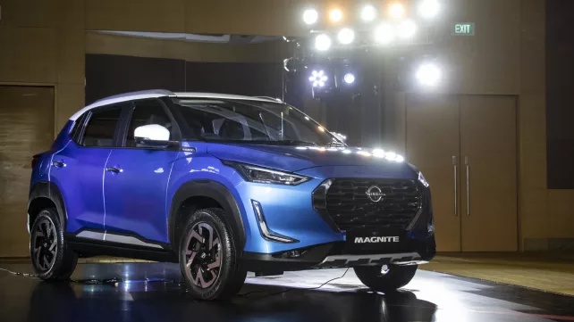 Ngoại hình của Magnite khá hiện đại và nổi bật với các điểm nhấn từ đèn pha, đèn hậu LED (ở bản thấp cấp dùng bóng halogen), lưới tản nhiệt