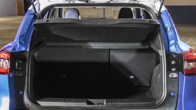 Động cơ xăng tăng áp 1.0L có khả năng sản sinh công suất tối đa 100 mã lực, mô-men xoắn cực đại 152 Nm