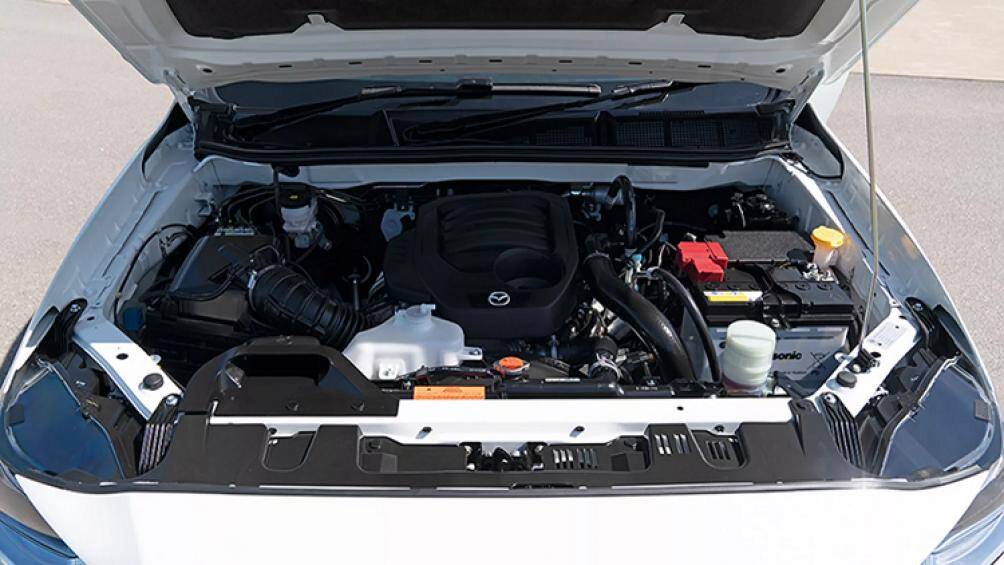 Tại Thái Lan, xe có hai tùy chọn động cơ gồm 4cyl 1.9L tăng áp cho công suất tối đa 147 mã lực và 4cyl dung tích 3.0L mang công suất 188 mã lực