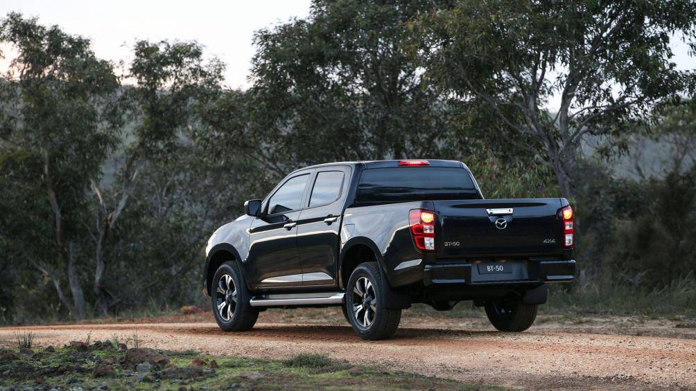 Bên cạnh đó, khung ổn định phía trước đã được thêm vào nhằm tăng thêm độ cân bằng cho xe