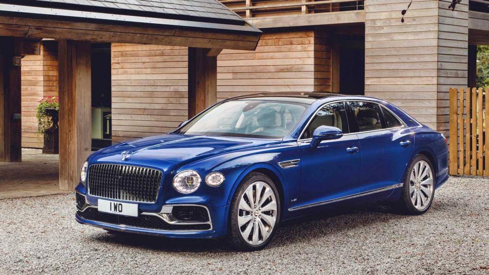 5. Bentley Flying Spur (giá khởi điểm: 214.600 USD)