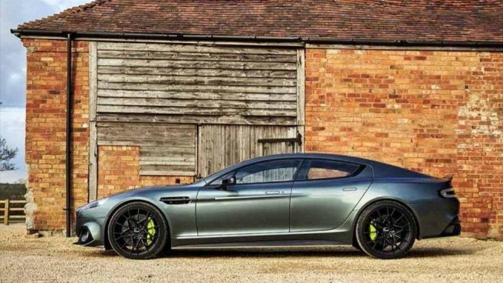 6. Aston Martin Rapide (giá khởi điểm: 199.950 USD)
