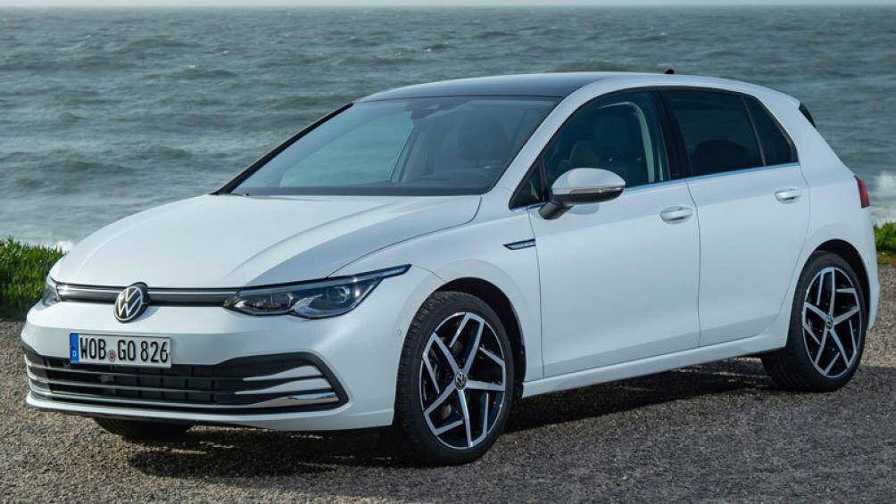 2. Volkswagen Golf (doanh số: 283.614 chiếc)