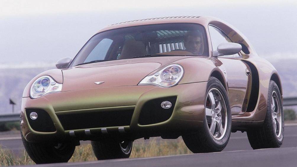 Rinspeed đã sơn cho nó một lớp sơn tắc kè hoa nổi bật, nâng khoảng sáng gầm thêm 15 cm, và lắp một bộ lốp to dày chất lượng