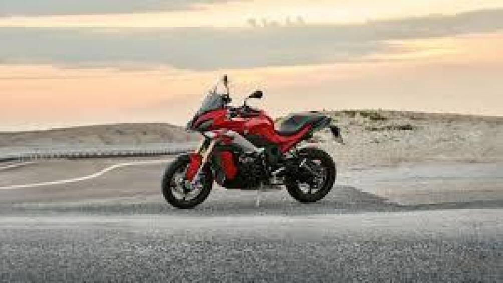 2. BMW S1000XR