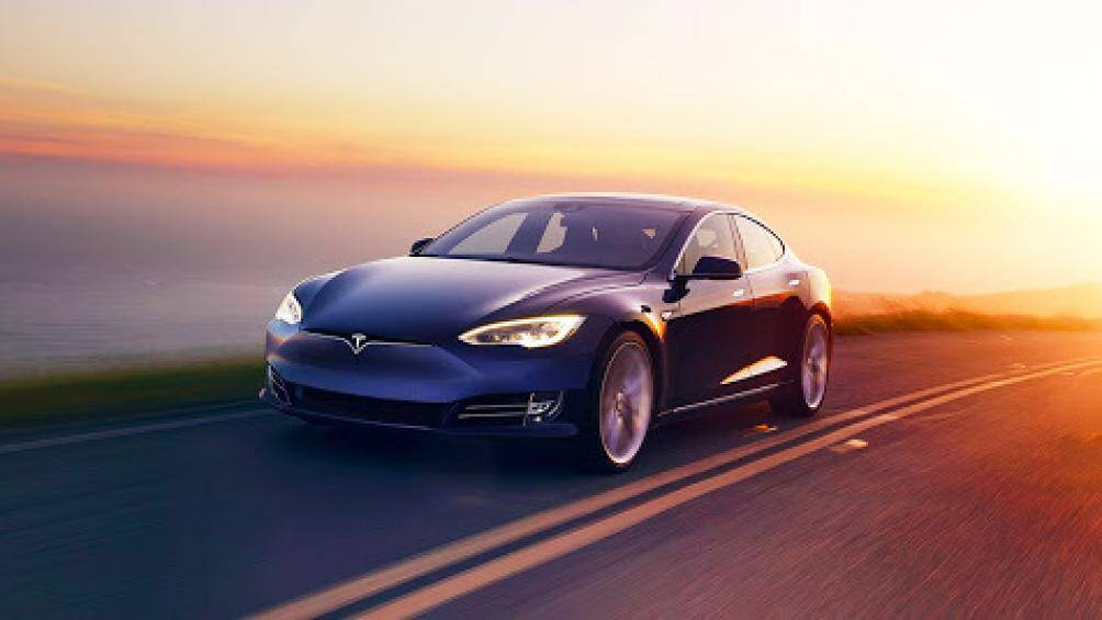 1. Tesla Model X Performance 2020: Tăng tốc từ 0 – 96 km/h mất 2,6 giây, tốc độ tối đa đạt mức 262 km/h, giá bán từ 99.990 USD